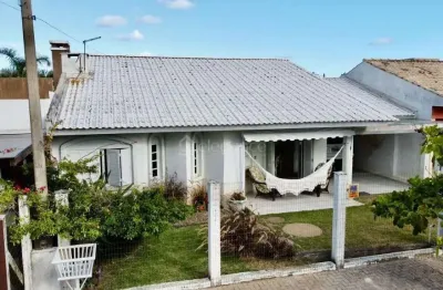 Casa com 4 quartos à venda na Das Begônias, 804, Noiva Do Mar, Xangri-Lá