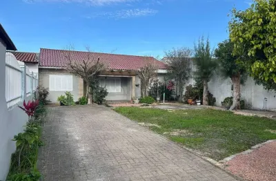 Casa com 3 quartos à venda na Rio Das Contas, 404, Centro, Xangri-Lá