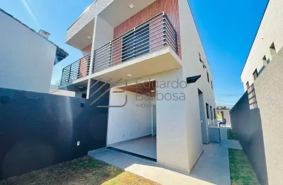 Casa com 3 quartos para alugar na Rua Eneide, 120, Vila Petrópolis, Atibaia