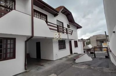 Sobrado - R Doutor Carlos de Paula Soares, 191 - Merces - Curitiba - PR