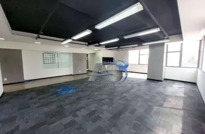 Vendo ou alugo conjunto em pinheiros , 160m²  com 2 vagas de garagem , próximo ao metrô fradique coutinho.