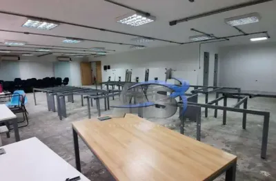 Conjunto em pinheiros com 139m² semi mobiliado com estações de trabalho