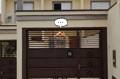 Casa à venda no coração da cidade de franco da rocha com 2 quartos, 2 salas, 2 banheiros e 2 vagas de garagem!