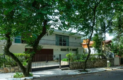 Funcional casa para venda em Jardim Marajoara com 4 quartos, sendo 4 suítes , 665m²