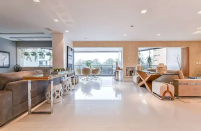 Agradável apartamento para venda em Vila Nova Conceição com 3 quartos, sendo 3 suítes , 244m²