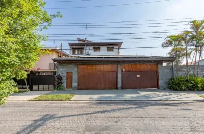 Confortável casa para venda em Jardim Bonfiglioli com 5 quartos, sendo 5 suítes , 270m²