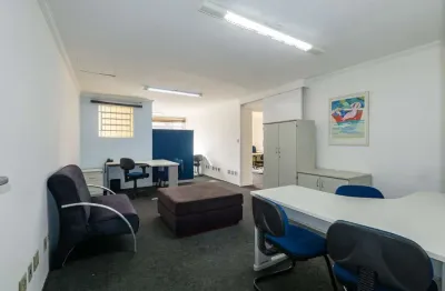 Elegante edifício monousuário para venda e locação em saúde, 383m²