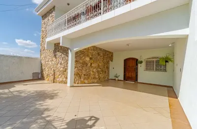 Aconchegante sobrado para venda em jardim nova europa com 4 quartos, sendo 1 suíte, 248m²