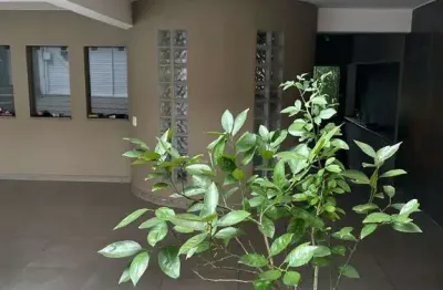Deslumbrante casa em condomínio para venda com 3 quartos, sendo 3 suítes, 370m²