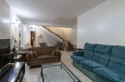 Agradável casa tipo para venda em santo amaro com 4 quartos, sendo 1 suíte, 266m²