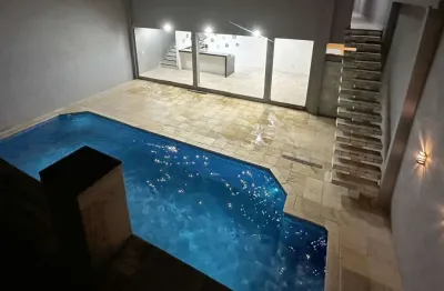 Versátil casa de vila para venda em vila santa cruz com 3 quartos, sendo 2 suítes, 280m²