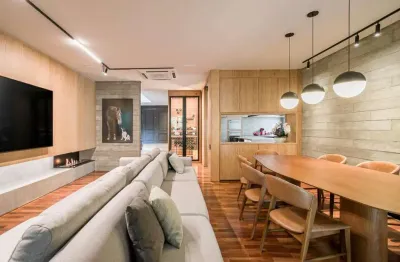 Casa no condomínio condomínio village para venda com 4 quartos, sendo 4 suítes, 450m²