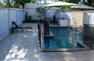 Sensacional sobrado para venda em cibratel i com 3 quartos, sendo 1 suíte, 107m²