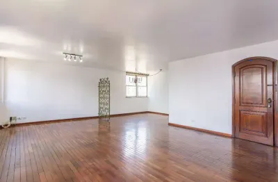 Confortável apartamento para venda em Jardim Paulista com 3 quartos, sendo 1 suíte , 176m²