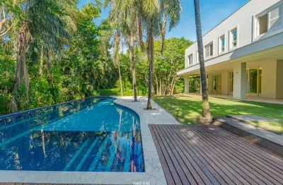 Versátil casa para venda em Helvétia Country com 6 quartos, sendo 6 suítes , 974m²