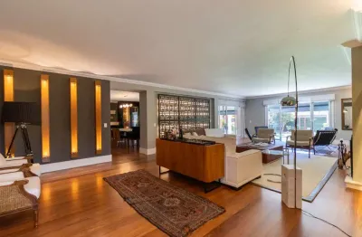 Atraente casa para venda e locação em Alto da Boa Vista com 4 quartos, sendo 3 suítes , 899m²