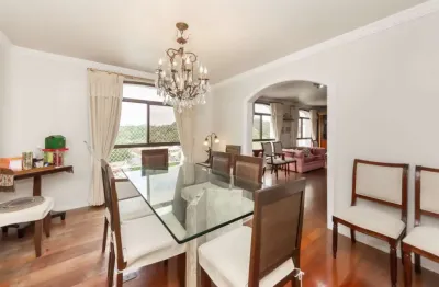 Confortável apartamento para venda em Real Parque com 4 quartos, sendo 3 suítes , 247m²