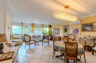 Atraente apartamento para venda em Santo Amaro com 4 quartos, sendo 1 suíte , 155m²