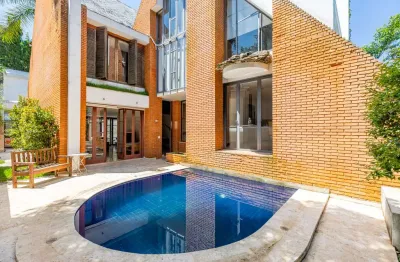 Deslumbrante casa para venda em Alto de Pinheiros com 4 quartos, sendo 4 suítes , 376m²