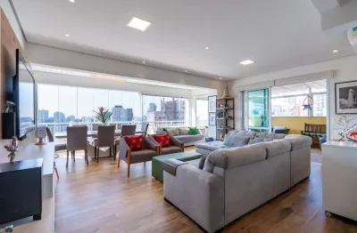 Versátil duplex para venda em Vila Suzana com 3 quartos, sendo 2 suítes , 172m²