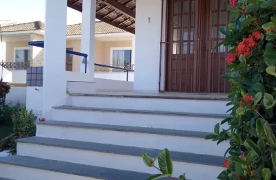 Alugo excelente casa 5/4 com piscina privativa em alameda fechada em vilas com pirtaria 24 horas