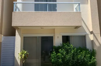 Vendo excelente cada duplex em condomínio fechado com 2 suítes em abrantes