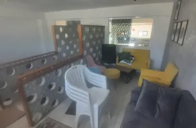Alugo excelente galpão de 200 metros  com mezanino em itapoã