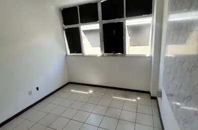 Sala comercial com 1 sala para alugar em Itapuã, Salvador 