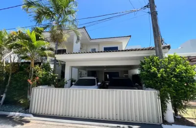 Grande oportunidade:casa a venda em condomínio fechado,com 4 quartos,sendo 2 suite com varanda