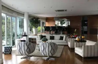Excelente casa de alto padrão, localizado em bairro de alto padrão, com excelente vista panorâmica.