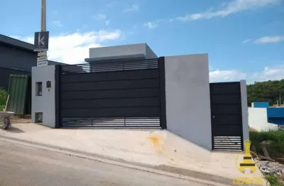 Casa à venda, localizada na cidade de bom jesus dos perdões dentro de condomínio.