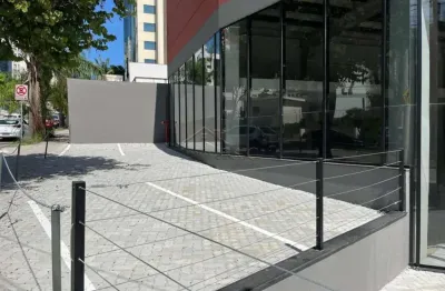 Prédio para alugar na Avenida Comendador de Vicente Paulo Penido, Parque Residencial Aquarius, São José dos Campos