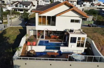 Excelente casa no condomínio jaguary, vista livre e linda para a serra da mantiqueira.