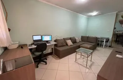 Linda casa em condomínio fechado no jardim iurá  são josé dos campos