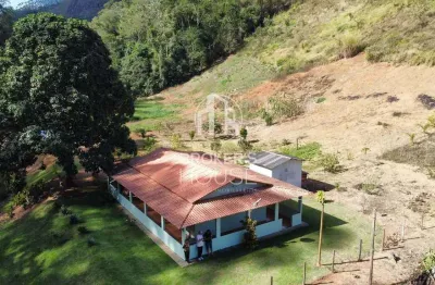 Sitio à venda com 4,3ha. com casa e água em abundância, liberado para financiamento soído de baixo,