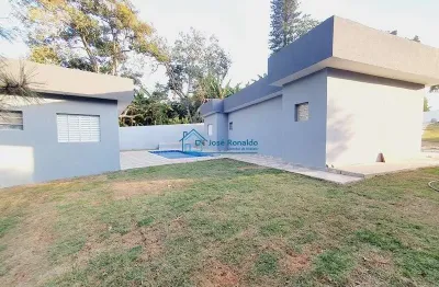 Chácara em atibaia, piscina, churrasqueira e amplo terreno