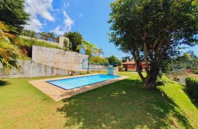 Chácara com 1400 metros de terreno, piscina, condomínio, região de atibaia