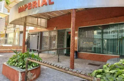 Sala comercial com 18 salas para alugar na Rua Santa Catarina, Centro, Londrina