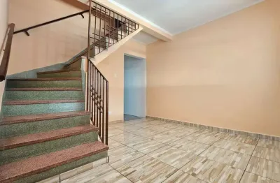 Casa com 2 dormitórios para alugar, 100 m² por R$ 3.298,79/mês - Nova Gerti - São Caetano do Sul/SP