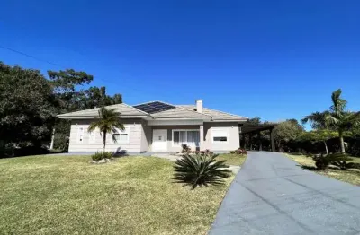 Linda casa alto padrão no condomínio campos de dentro.