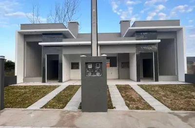 Casa nova com 02 dormitórios e suíte pronta para morar.