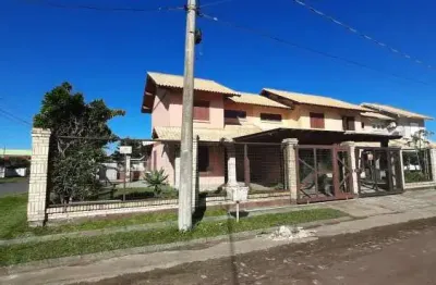 Casa com 2 quartos à venda na Zona Nova, Tramandaí 