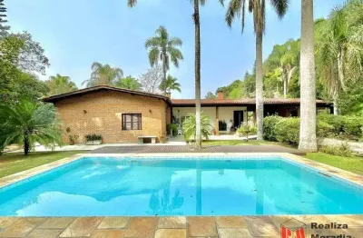 Cond. vila real do moinho velho - térrea no centro do condomínio, lote de 6.370 m² - 3 dorms / 1ste + apto hóspedes. piscina e muito jardim!