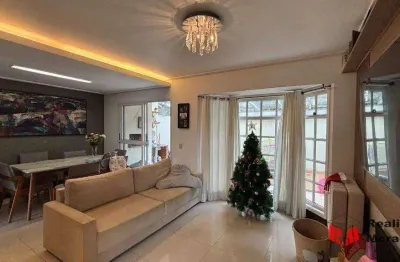 Lazer completo, com quadra de tênis!casa com 3 quartos e uma suite!