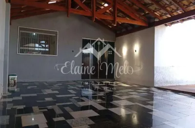 Casa à venda na Avenida Ciro Monteiro da Silva, Jardim Serra Azul, Araraquara