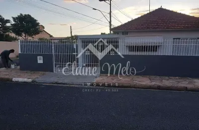 Casa com 3 quartos à venda na Rua Itália, Centro, Araraquara