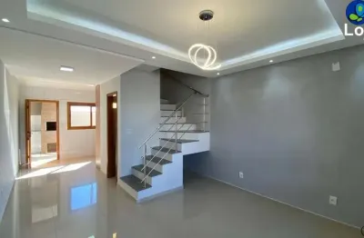 Lindo sobrado com 2 suítes, semi-mobiliado. pátio privativo, churrasqueira e duas vagas.
