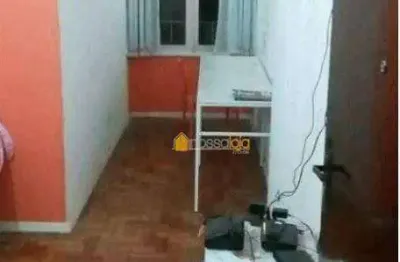 Excelente oportunidade, apto vazio na 3ª quadra, sala, 2 qtos + 3º qto reversível, banho, copa cozinha, área.