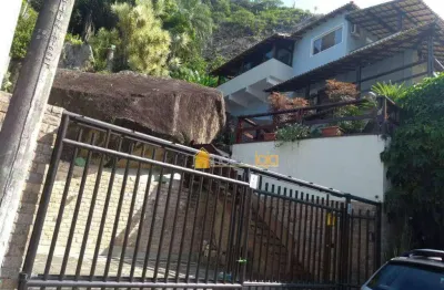 Casa com 4 dormitórios à venda, 374 m² - itacoatiara - niterói/rj