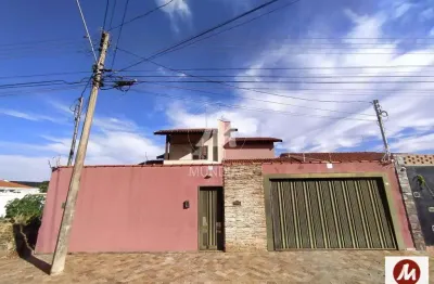 Casa (sobrado na  rua) 3 dormitórios/suite, cozinha planejada